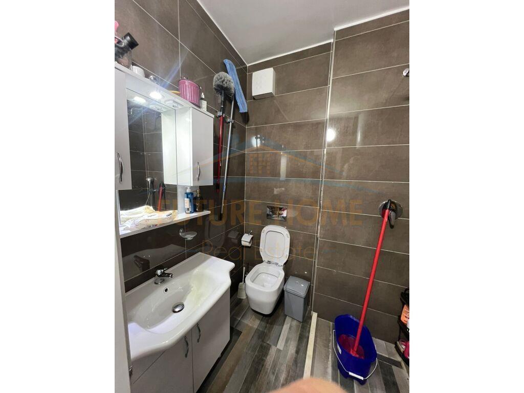 Shitet, Apartament 1+1, Unaza e Re, Tiranë.