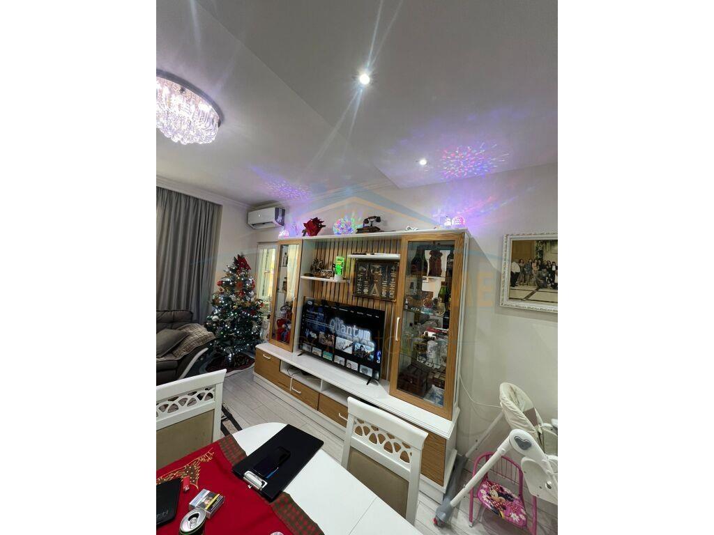 Shitet, Apartament 1+1, Unaza e Re, Tiranë.