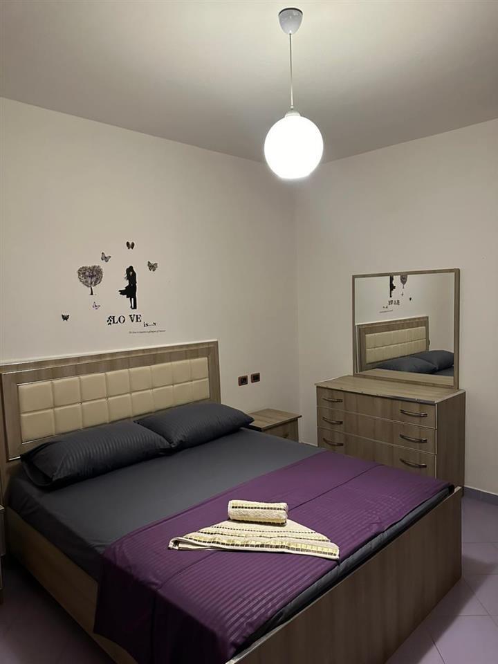 Jepet ap/ment me qera per afat te gjate! Rrota e kuqe plazh!