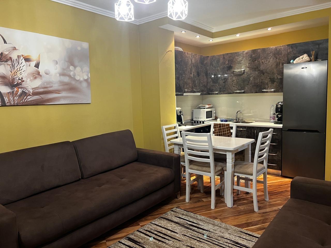 Shitet okazion 1+1 75 m2 depo mobilim luks 82000 euro