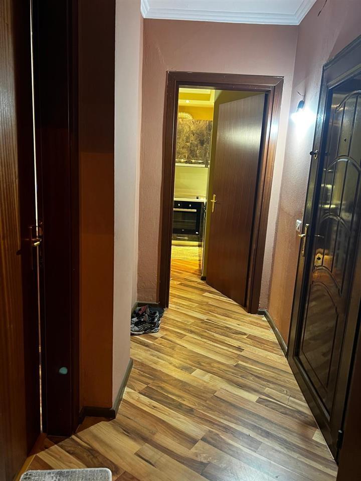 Shitet okazion 1+1 75 m2 depo mobilim luks 82000 euro