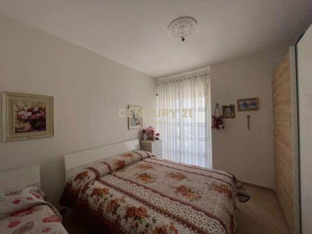 SHITET APARTAMENT 1+1 NE PLAZH RROTA KUQE!