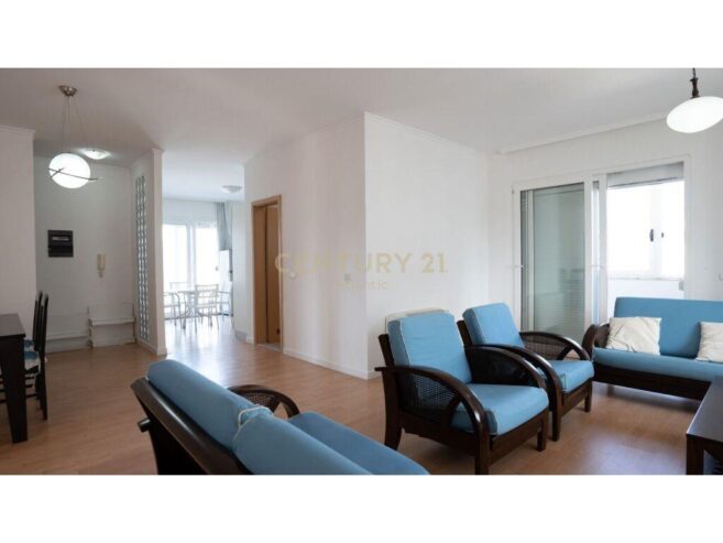 SHITET APARTAMENT 2+1+2+VERANDE ME PAMJE DETI NE PLAZH ILIRI