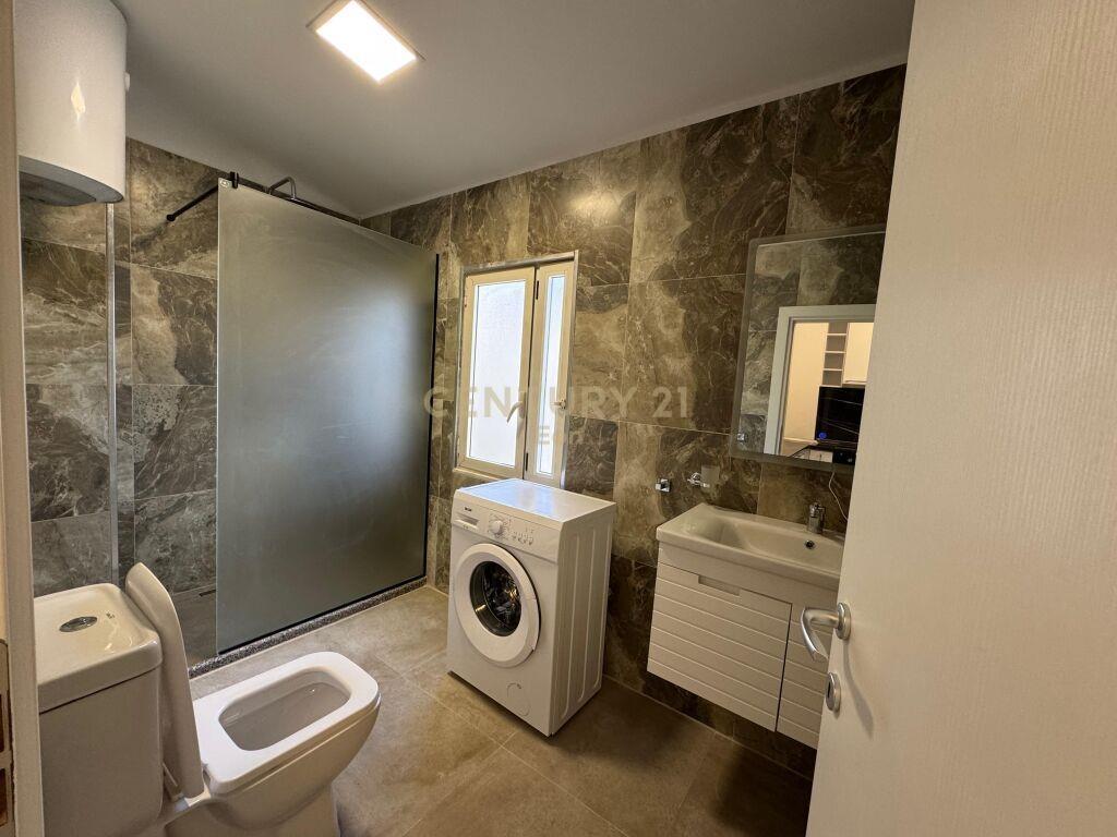 APARTAMENT 1+1 PAMJE DETI+POST PARKIMI NE SHKEMBIN E KAVAJES