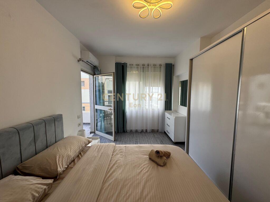APARTAMENT 1+1 PAMJE DETI+POST PARKIMI NE SHKEMBIN E KAVAJES