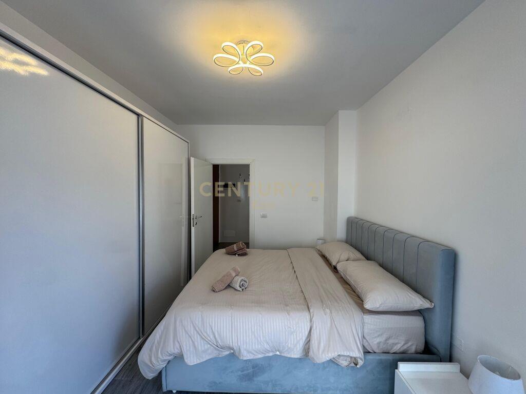 APARTAMENT 1+1 PAMJE DETI+POST PARKIMI NE SHKEMBIN E KAVAJES