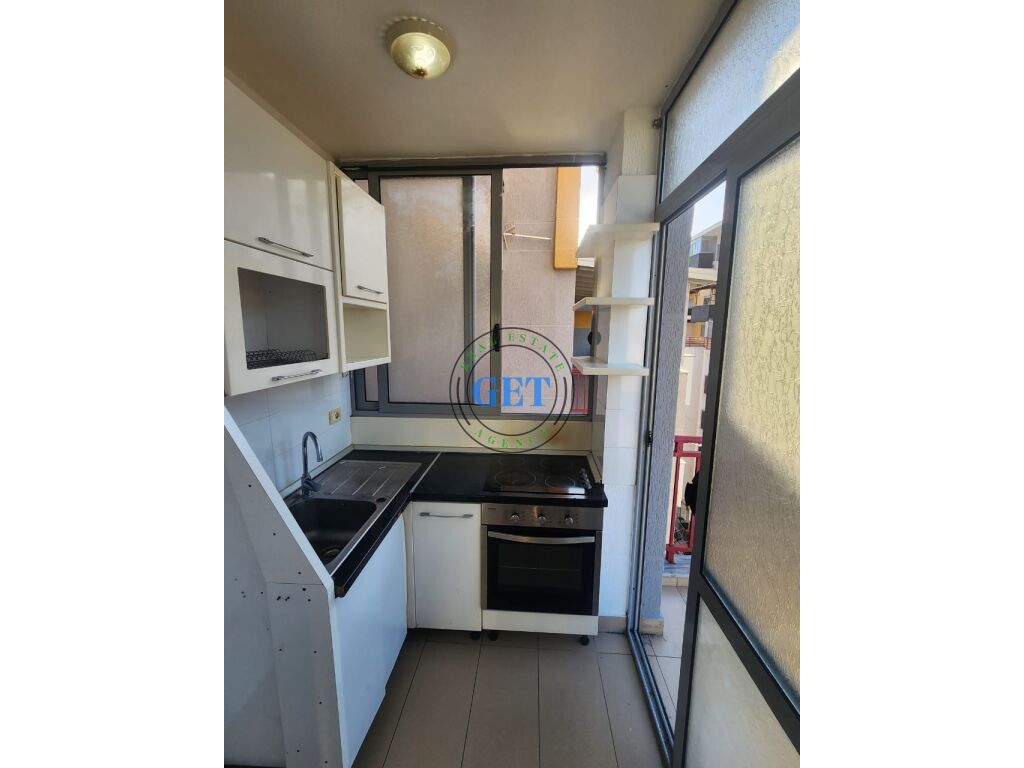 Shitet, Apartament 1+1 Me Verande, Plazh Hekurudha