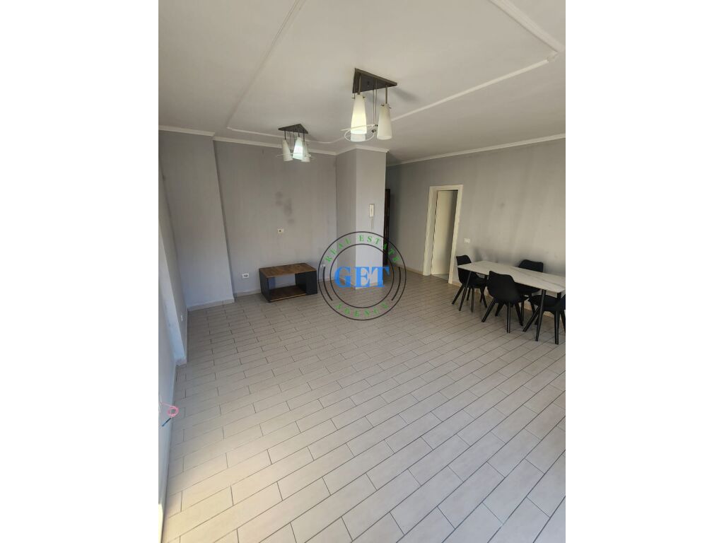 Shitet, Apartament 1+1 Me Verande, Plazh Hekurudha