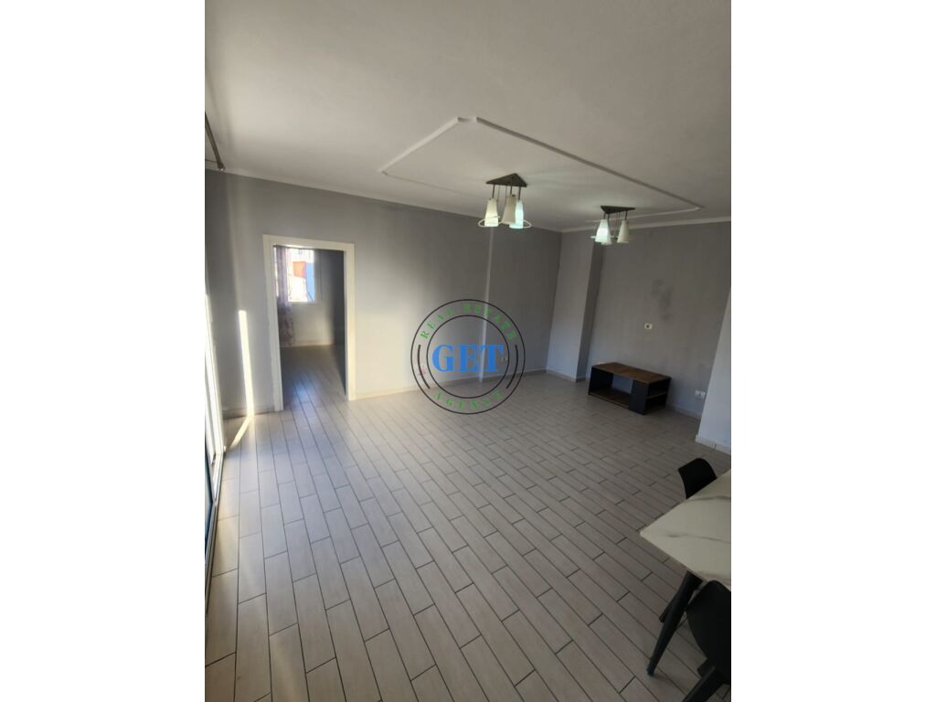 Shitet, Apartament 1+1 Me Verande, Plazh Hekurudha