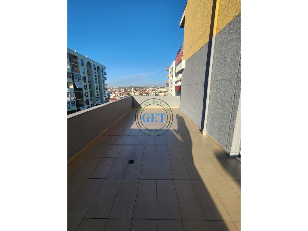 Shitet, Apartament 1+1 Me Verande, Plazh Hekurudha