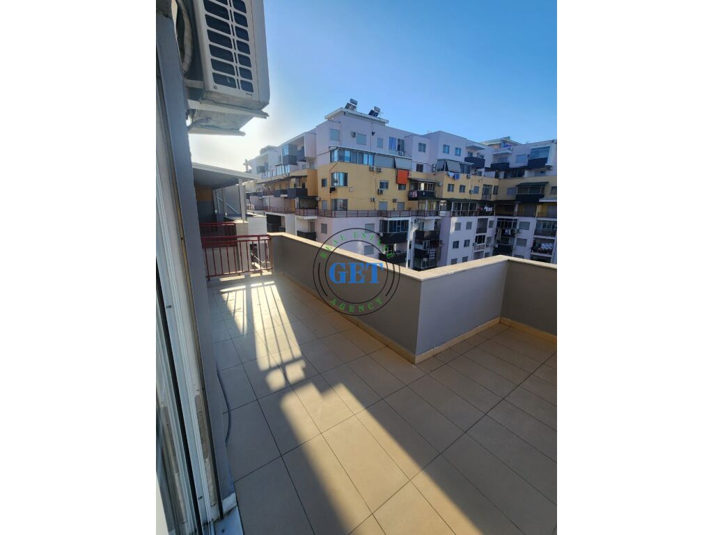 Shitet, Apartament 1+1 Me Verande, Plazh Hekurudha