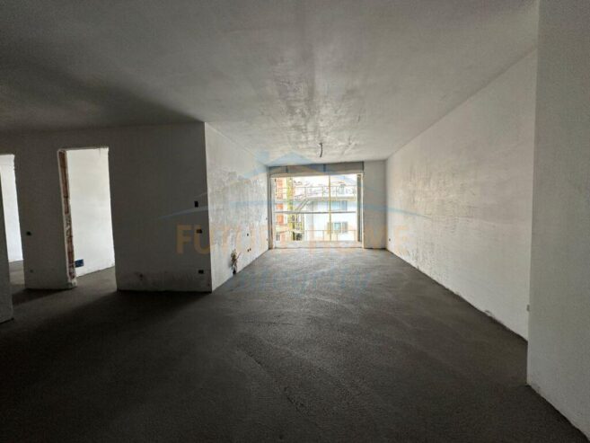 Shitet apartament 2+1+2 Palladium Residence Liqeni i Thate