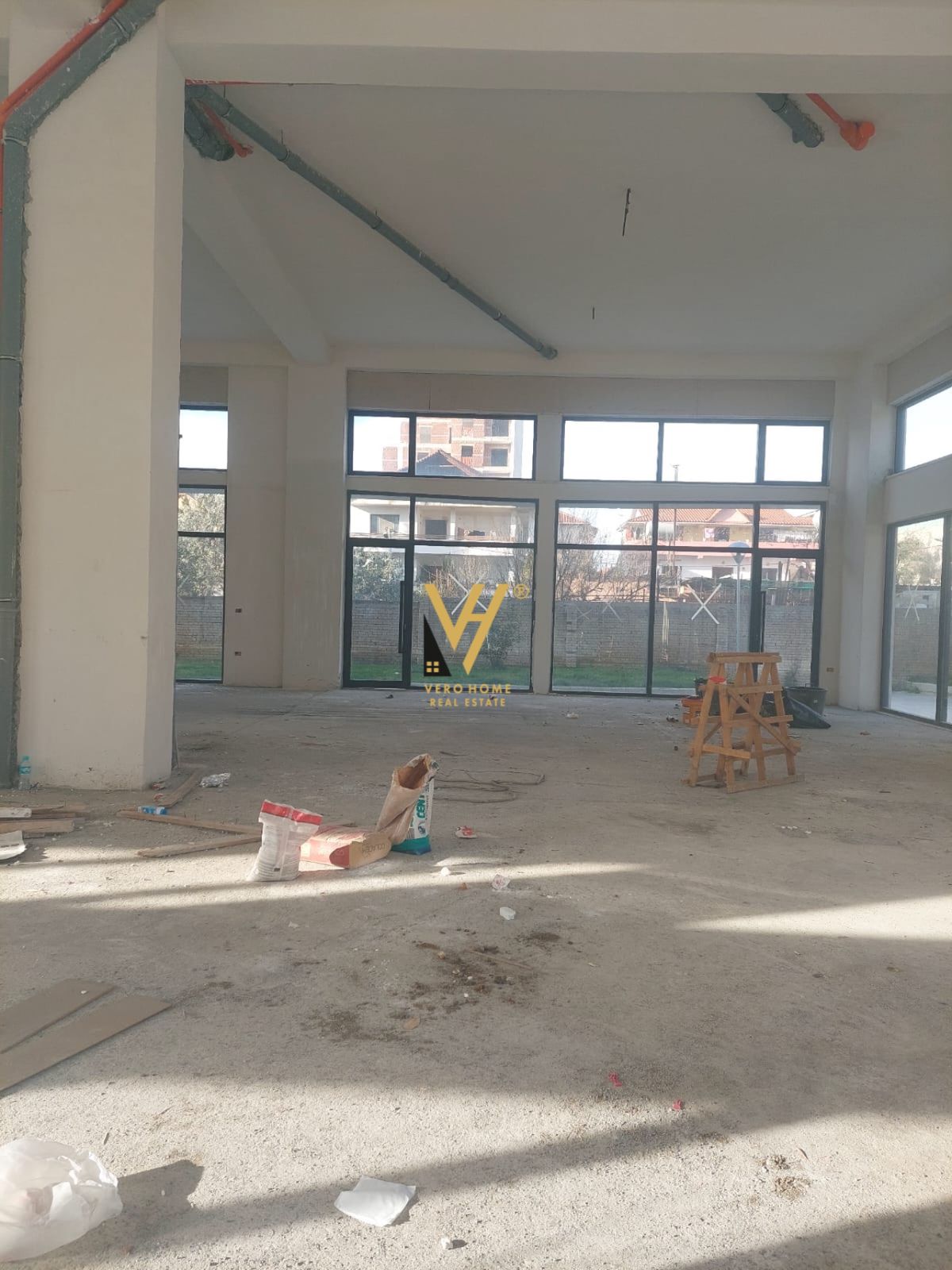 DYQAN 500 M2 TE RRUGA JORDAN MISJA 7.500 EURO