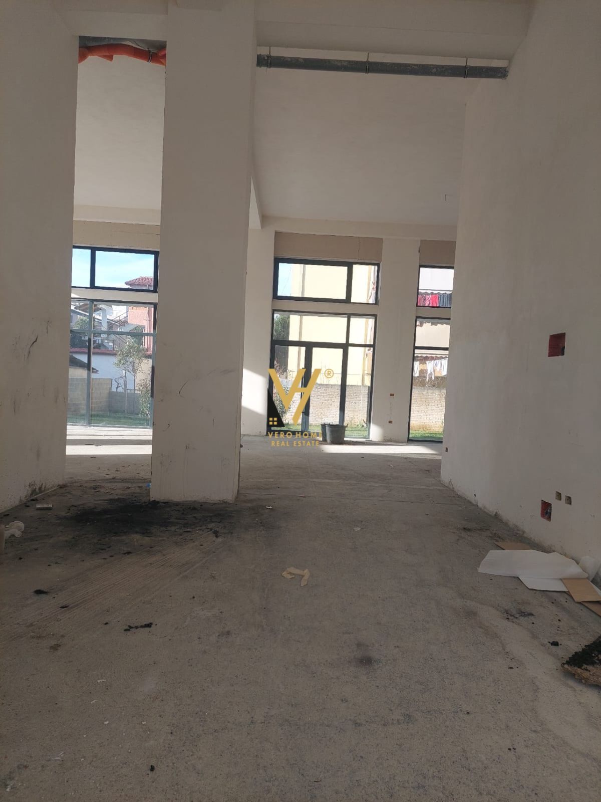 DYQAN 500 M2 TE RRUGA JORDAN MISJA 7.500 EURO