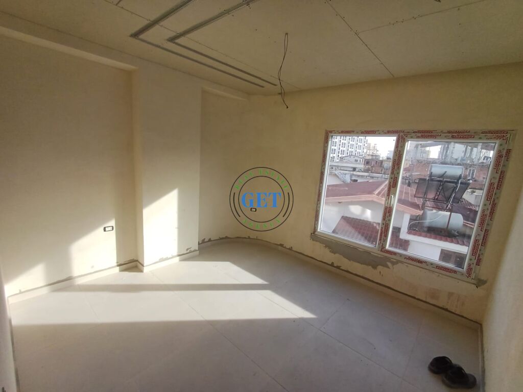 Shitet, Apartament 2+1, Tregu Industrial, Durres!