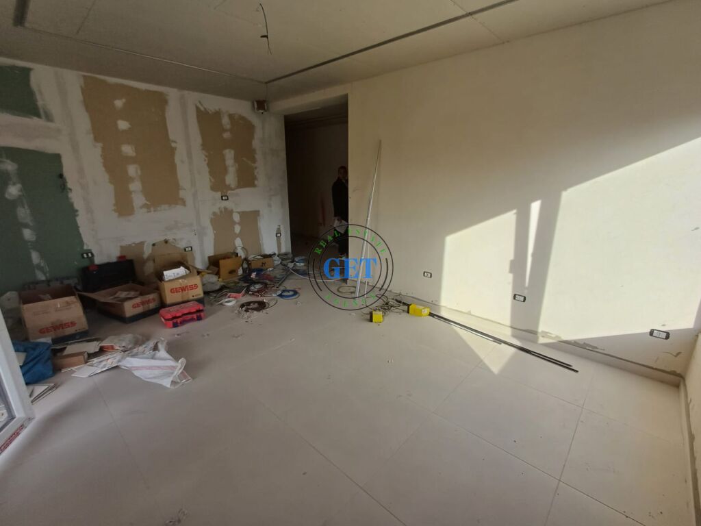 Shitet, Apartament 2+1, Tregu Industrial, Durres!