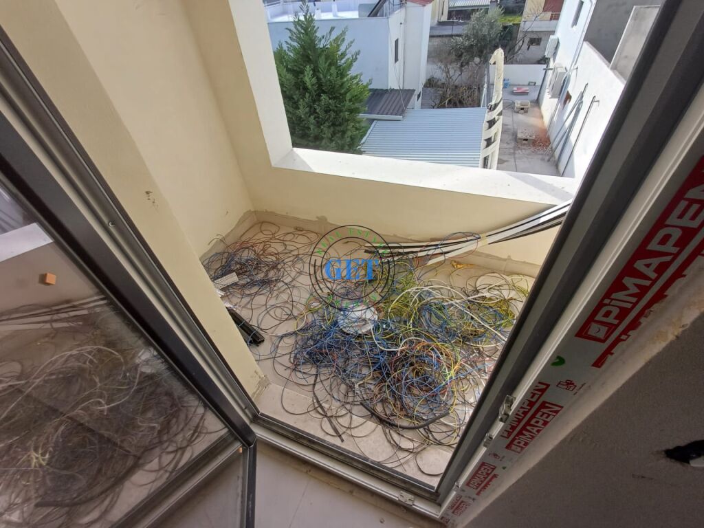 Shitet, Apartament 2+1, Tregu Industrial, Durres!