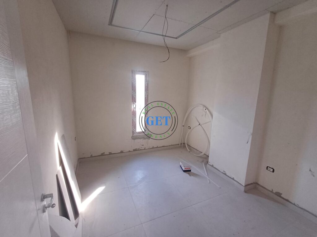 Shitet, Apartament 2+1, Tregu Industrial, Durres!
