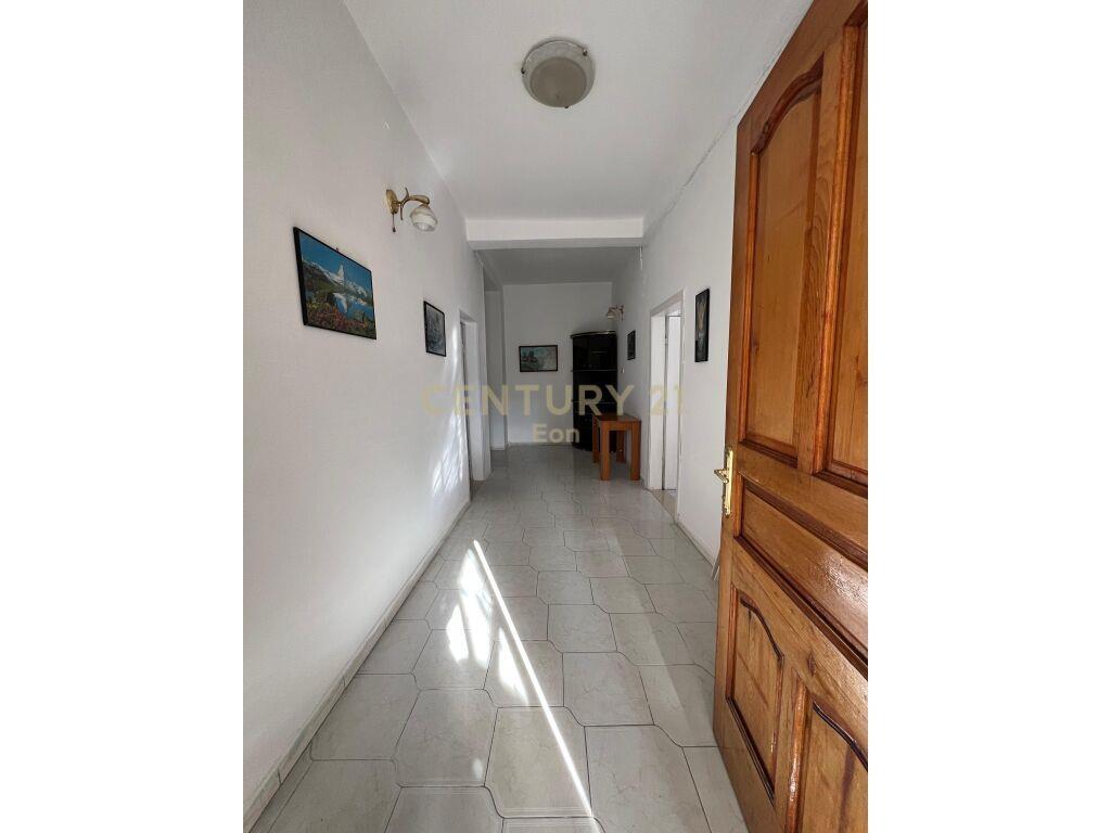 JEPET ME QIRA KATI I PARE VILE NE DURRES!