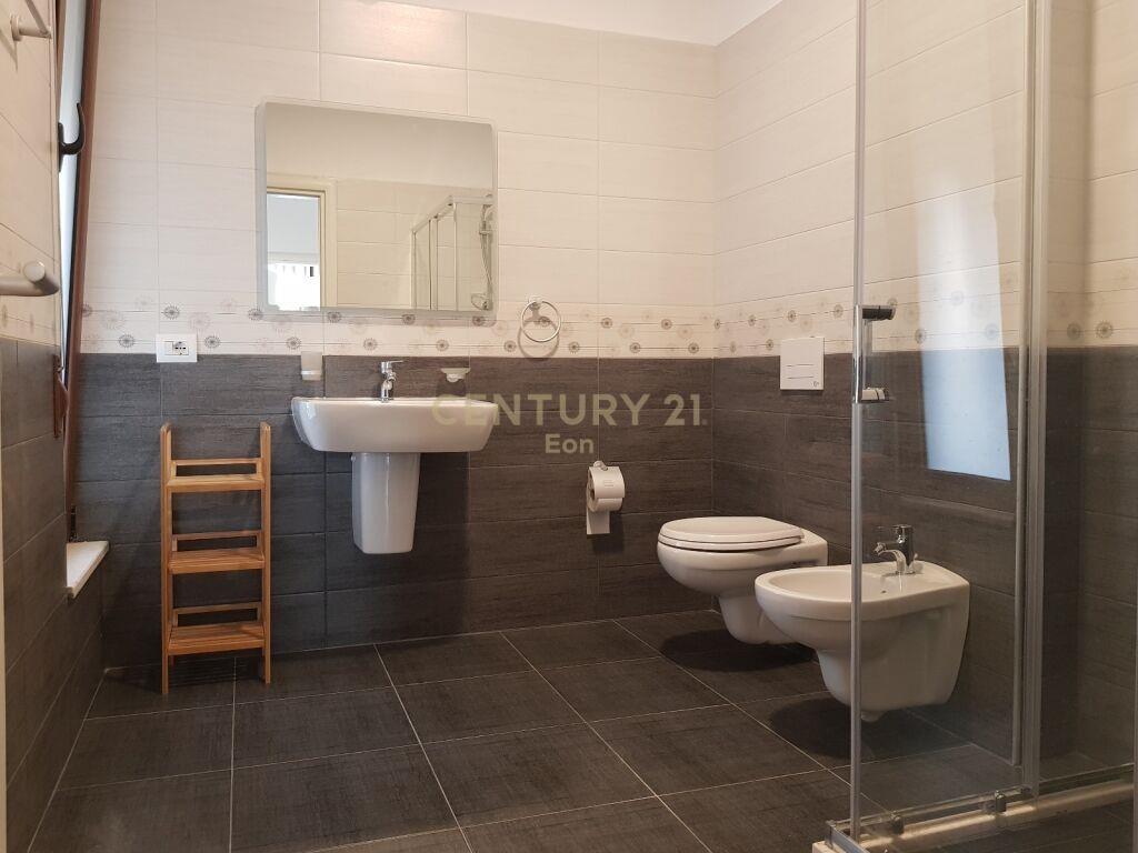 Vila me Qira në Gjirin e Lalzit!