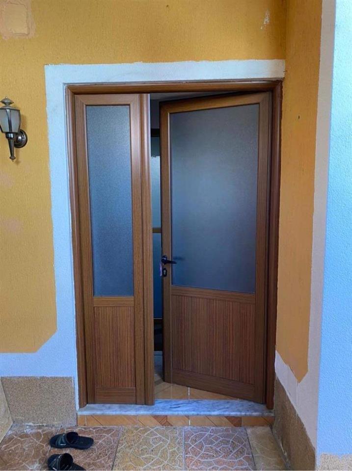 Leshohet shtepi private me qera