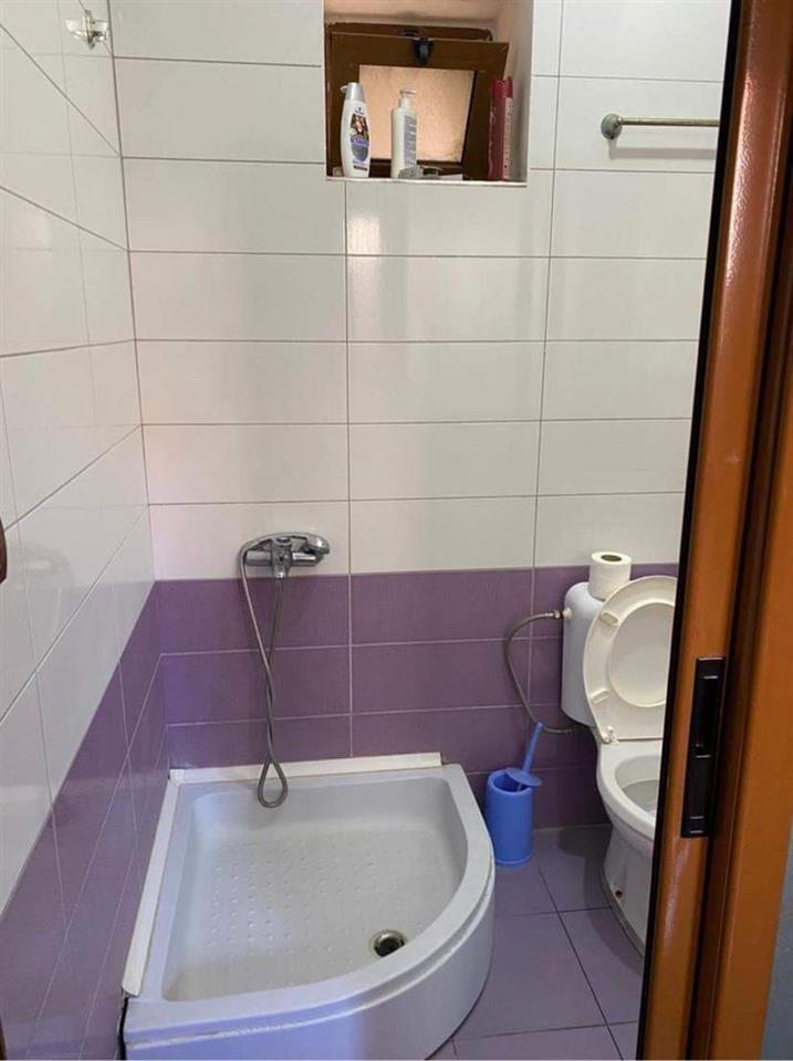 Leshohet shtepi private me qera