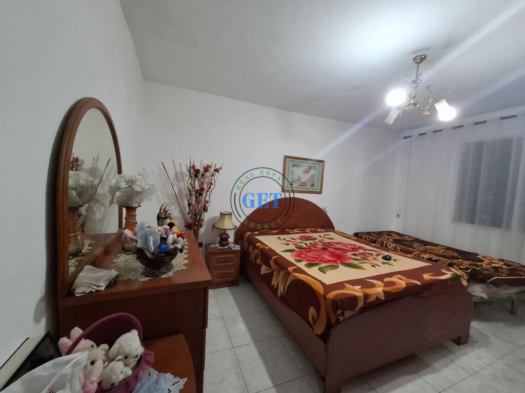Shitet, Apartament 2+1,pranë Shkollës Qemal Mici