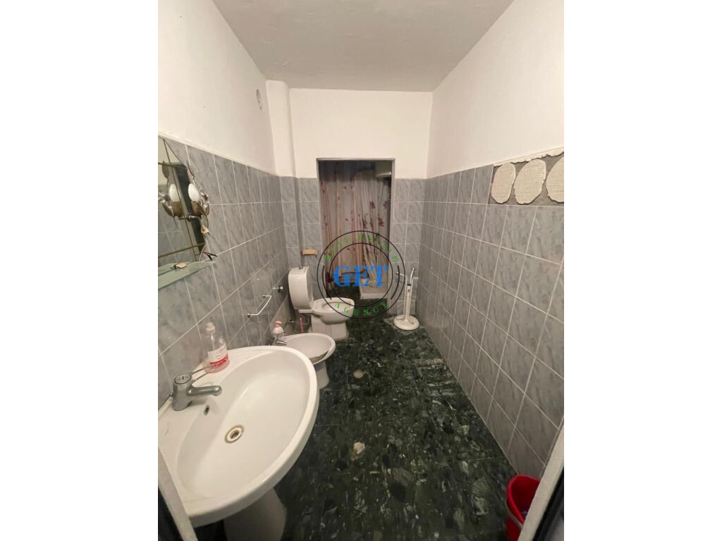 Shitet Apartament 1+1, Tek Parku Vala, Durres