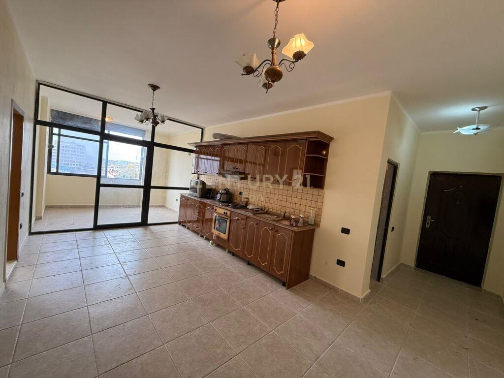 APARTAMENT 2+1 PER SHITJE PRANE PELIKANIT, PLAZH, DURRES!