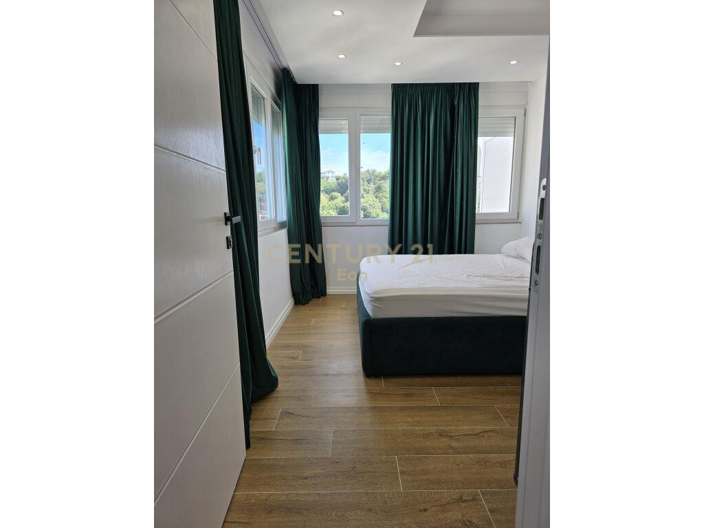 Apartament 1+1 me Pamje Deti në Shkëmbi i Kavajës!