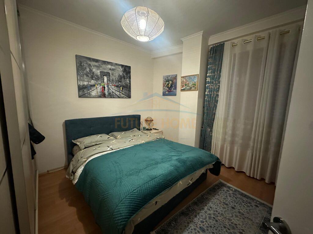 Shitet, Apartament 3+1+2, Kodra e Diellit, Tiranë.