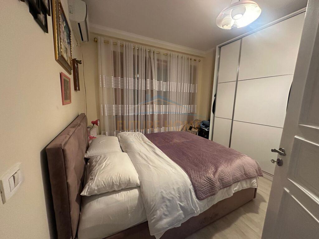 Shitet, Apartament 3+1+2, Kodra e Diellit, Tiranë.