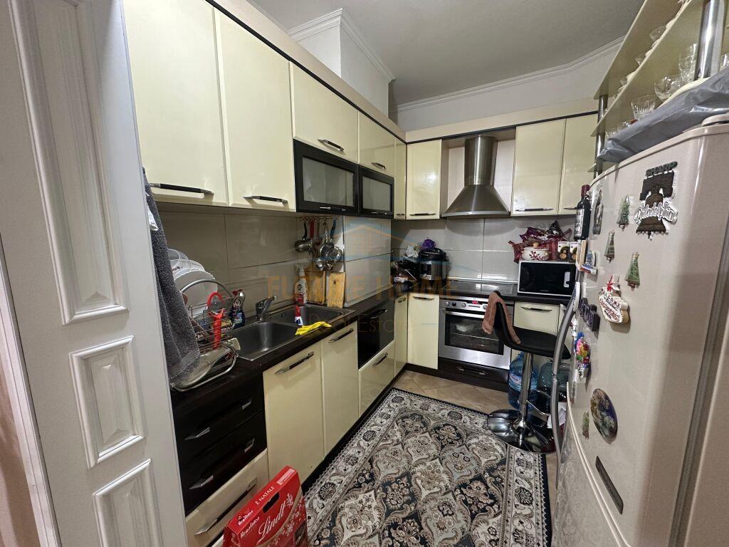 Shitet, Apartament 3+1+2, Kodra e Diellit, Tiranë.