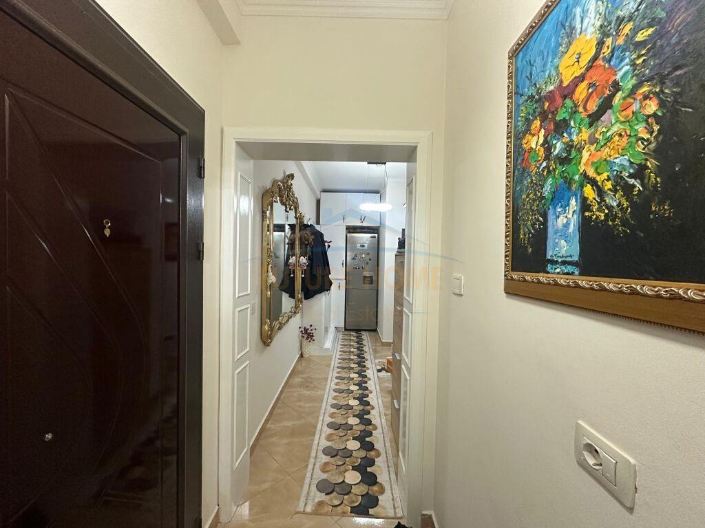 Shitet, Apartament 3+1+2, Kodra e Diellit, Tiranë.