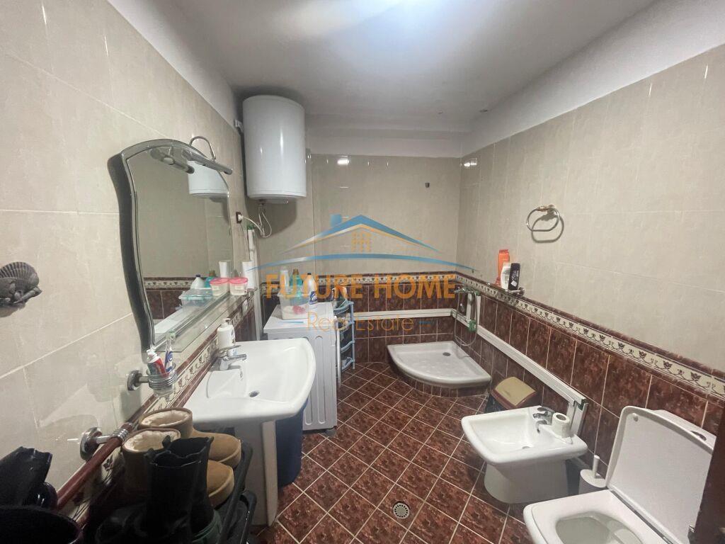 Shitet, Apartament 1+1, Komuna e Parisit, Tiranë