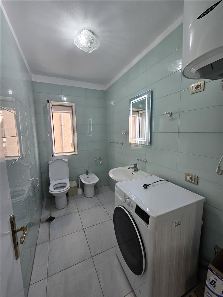 SHITET APARTAMENT 2+1+2+DEPO PRANE MUZEUT TE DESHMOREVE