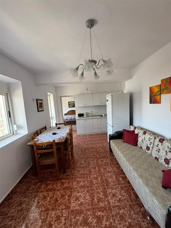 Kavaje,apartament 3+1+2 tualete,afer qendres.