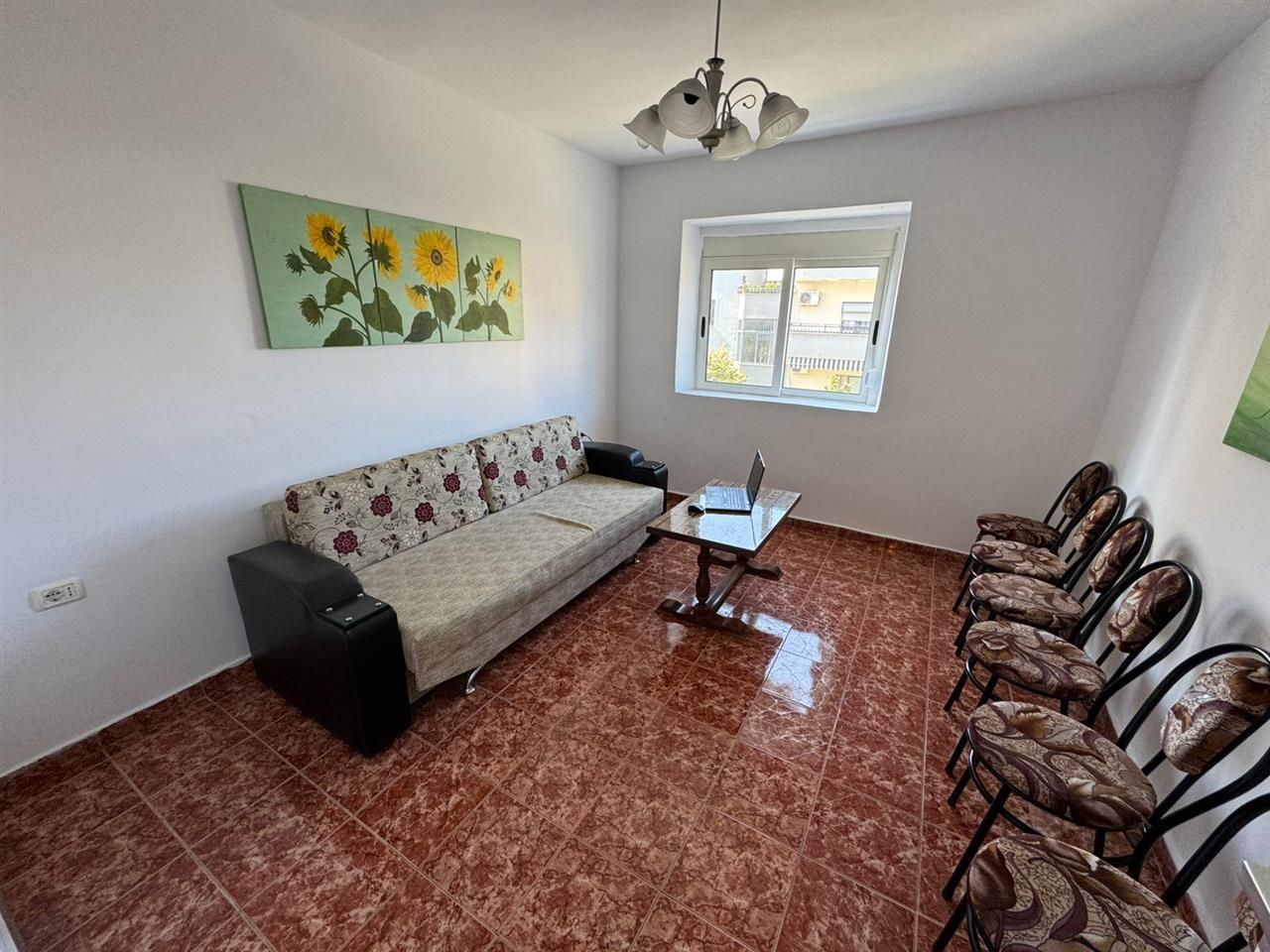 Kavaje,apartament 3+1+2 tualete,afer qendres.