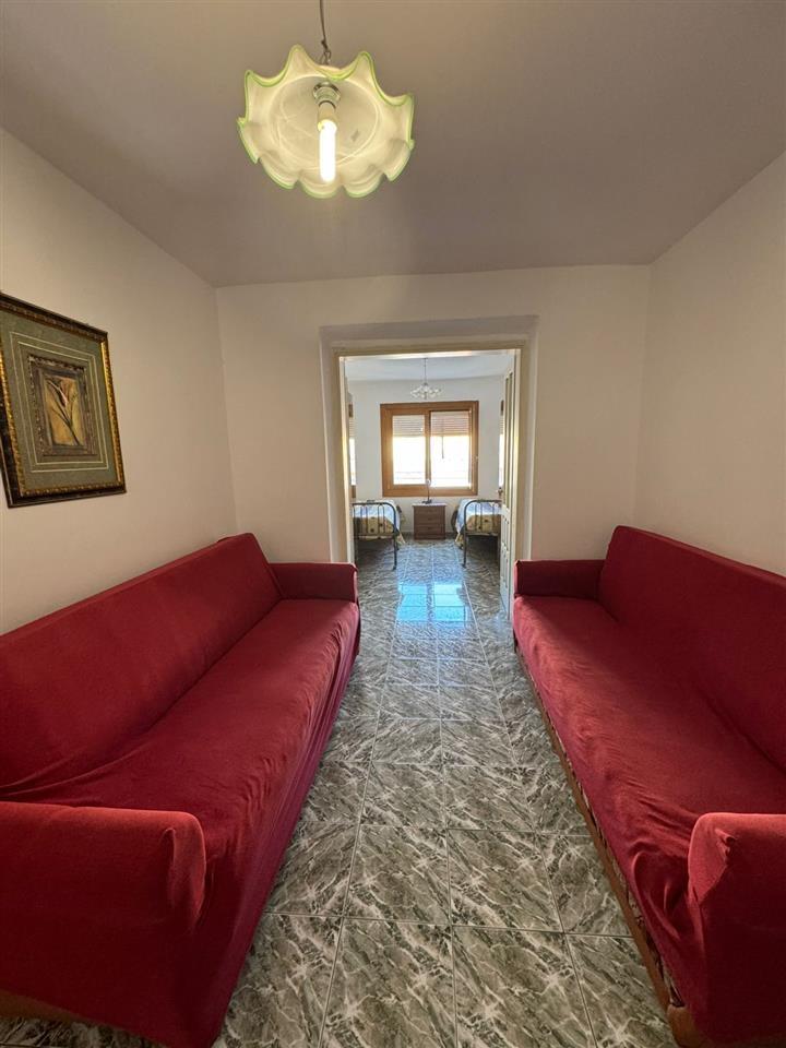 Kavaje,apartament 3+1+2 tualete,afer qendres.