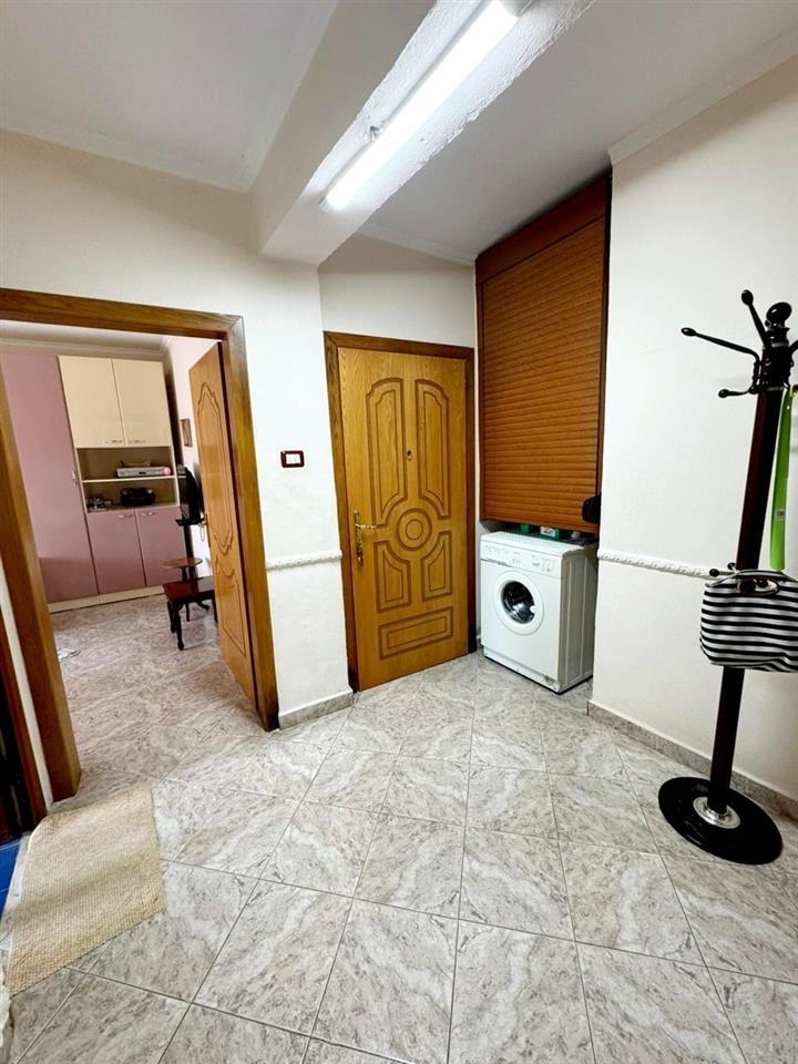 Kavaje ,apartament 2+1 zona afer shkolles “Fiqiri Kurti”.