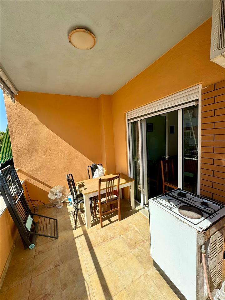 Mali Robit,apartament 1+1,afer California Hotel.