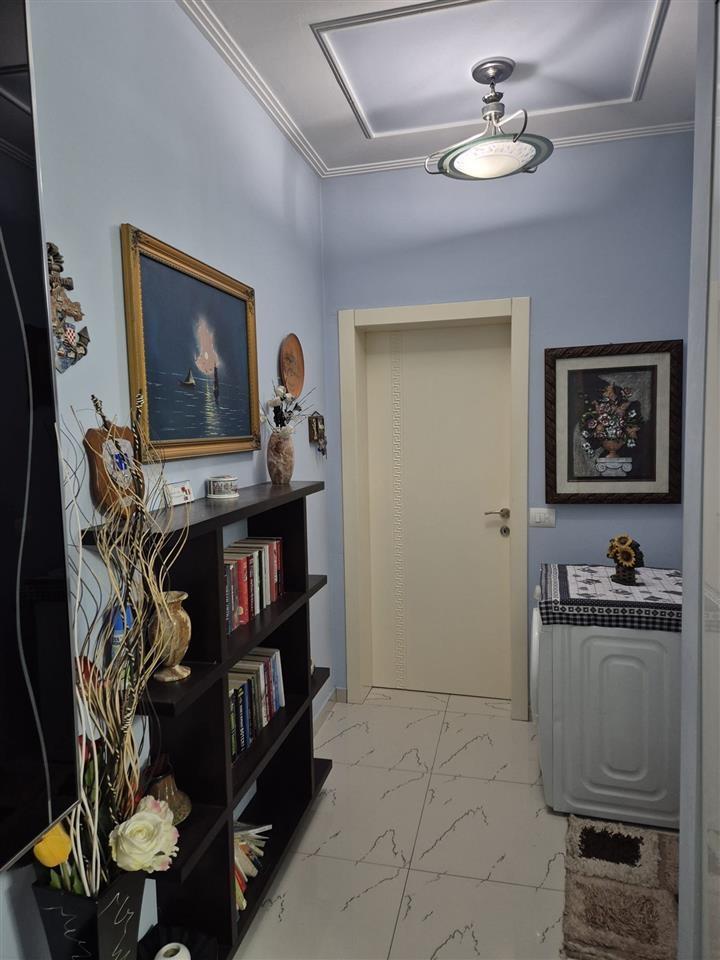 Jepet me qera Apartament 1+1 tek ish tregu elektrik