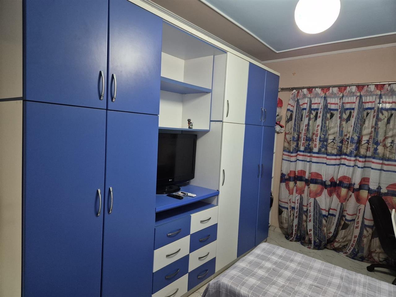 Jepet me qera Apartament 1+1 tek ish tregu elektrik