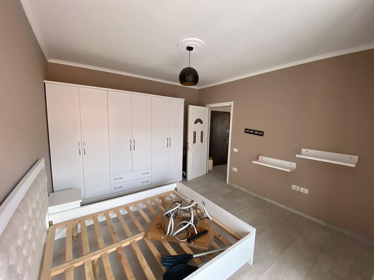 Shitet Apartament 1+1 ne Plazh