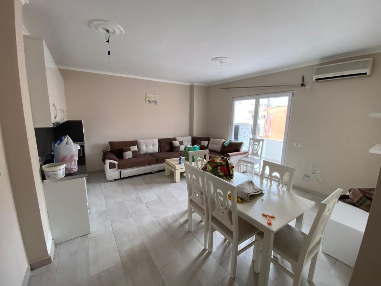 Shitet Apartament 1+1 ne Plazh