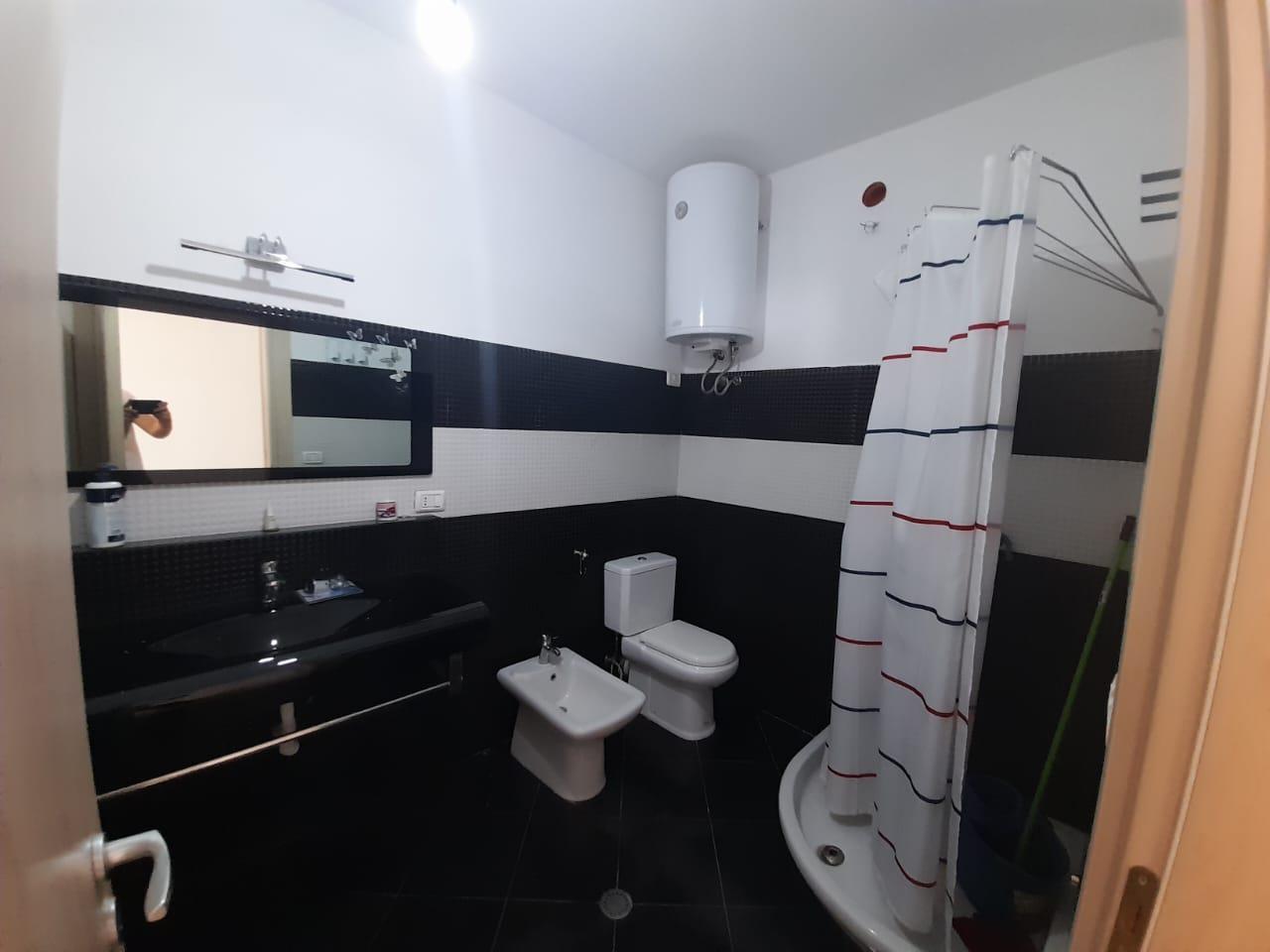 JEPET ME QIRA 2+1+2 TE GJYKATA