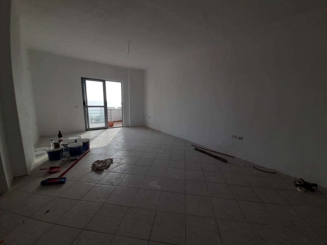 SHITET APARTAMENT NE SHKEMBIN E KAVAJES