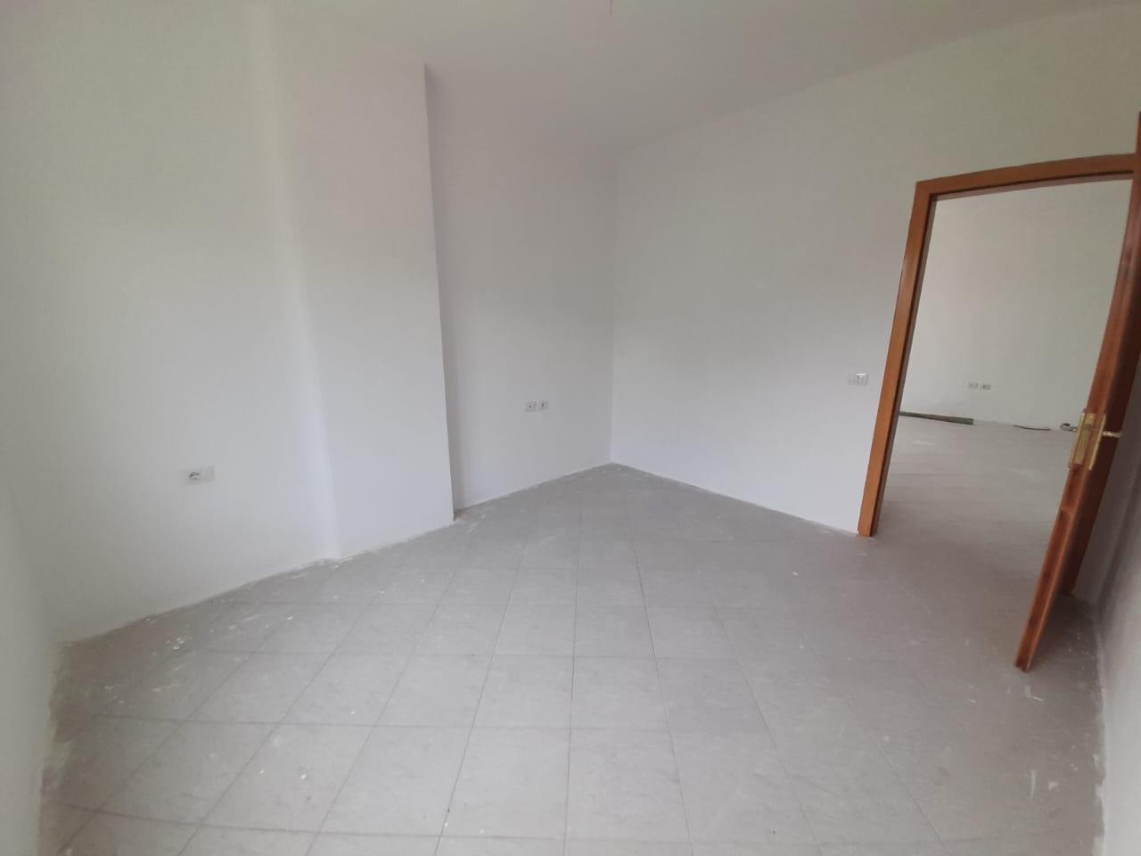 SHITET APARTAMENT NE SHKEMBIN E KAVAJES