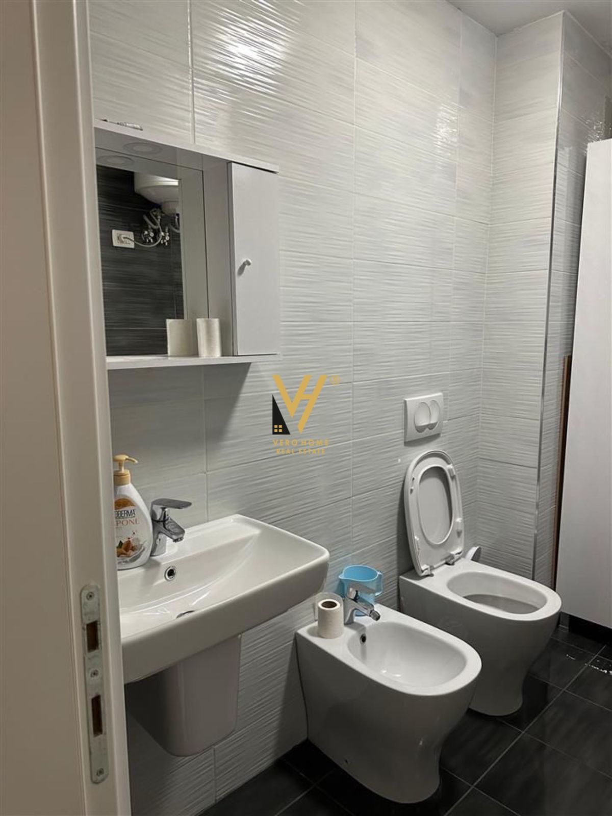 PARUKERI 28 M2 ME QERA TE DON BOSKO 400 EURO