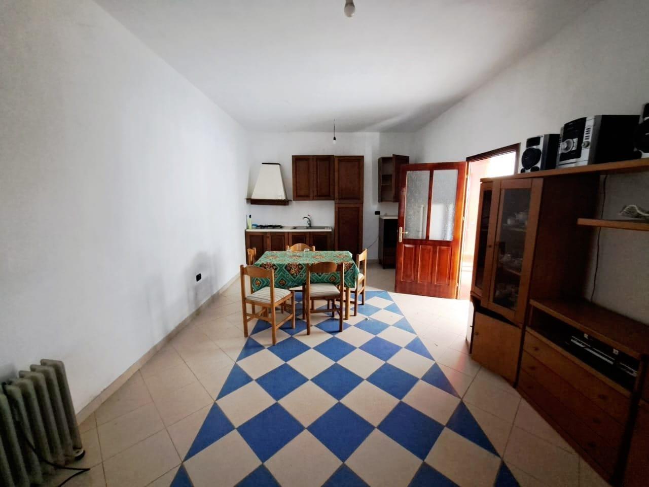 Kavaje,shtepi 2 kateshe(+podrum),lagjia”Sharre’.